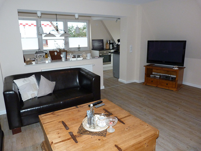 Obergeschoss Wohnzimmer mit Blick auf Küche